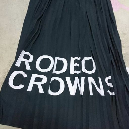 ロデオクラウンズ ロゴプリーツスカート あや 東大宮のスカートの中古 古着あげます 譲ります ジモティーで不用品の処分