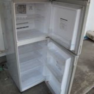古いけど動いてます　東芝冷凍冷蔵庫　GR-K14P(S) 200...