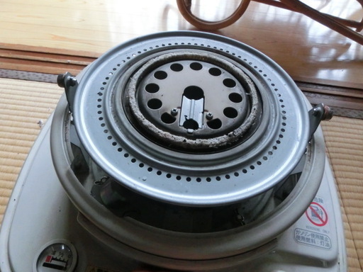 コロナの大型石油ストーブ（広い部屋の暖房にいかがですか。）