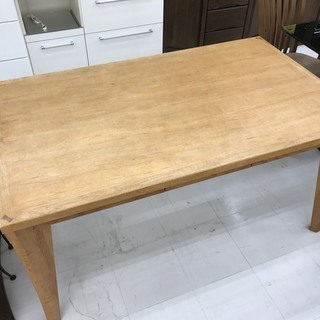 取りに来て頂ける方限定!朝日木材加工のダイニングテーブルのご紹介
