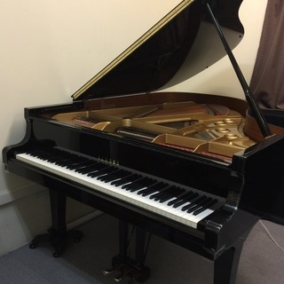 調律師の再生済みグランドピアノ　ヤマハ　C3B　1989年製造