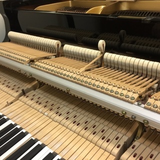 調律師の再生済みグランドピアノ　ヤマハ　C3B　1989年製造