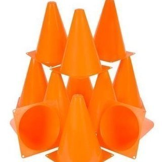 スポーツトレーニングトラフィックオレンジ円錐コーン　 