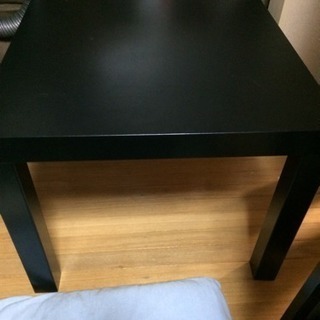 イケヤのテーブル黒