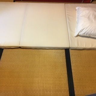 ニトリの三つ折りマットレスと枕セット☆11/20まで！