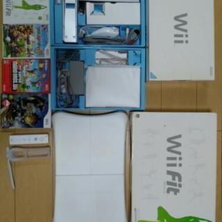 【Wii セット】Wii本体+Wii Fit+ソフト数点+リモコ...