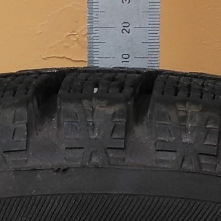 スタッドレス 155/65/Ｒ13 REVOGZ 鉄ホイール付き4本 ワゴンＲで2