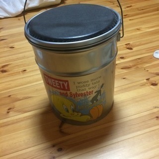 オイル缶型の収納ケース
