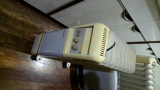 オイルヒータ　Philips 1200W