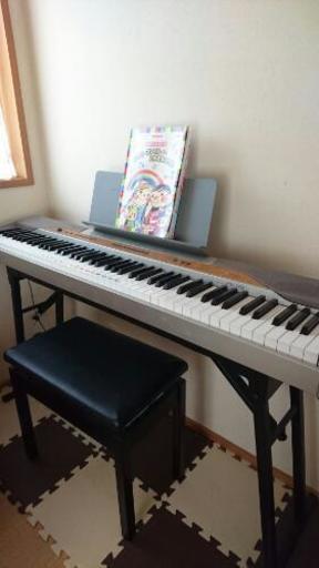 CASIO  PX - 110 電子ピアノ格安(椅子、子供用楽譜付き)でお譲りします