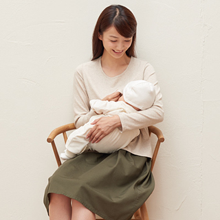 抱っこ紐・授乳ケープ・母乳パットの画像