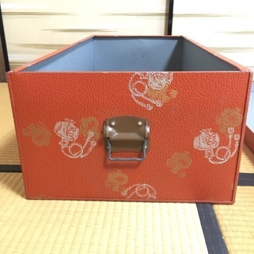 美品 40年前の衣装缶 収納ケース じゅんじゅん 六地蔵の収納家具 収納ケース の中古あげます 譲ります ジモティーで不用品の処分
