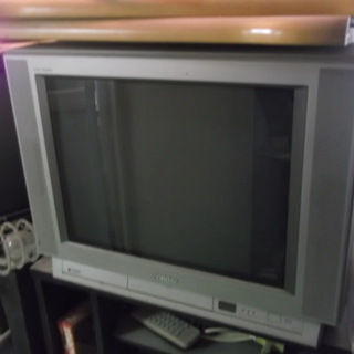 古いブラウン管テレビ　２個　