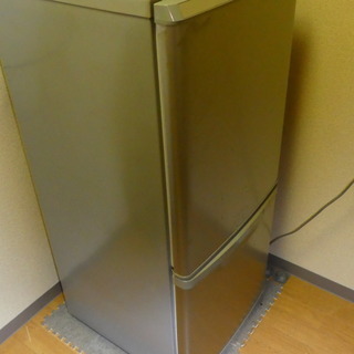 （11/19交渉中）中古小型冷凍冷蔵庫【取りに来れる方】