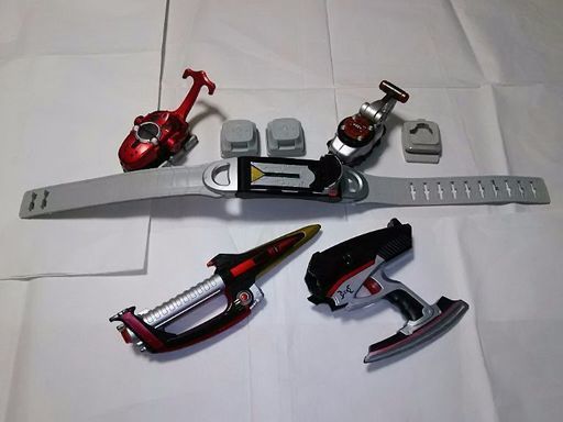 【取引終了】仮面ライダーカブト DXカブトゼクター ハイパーゼクター カブトクナイガンセット