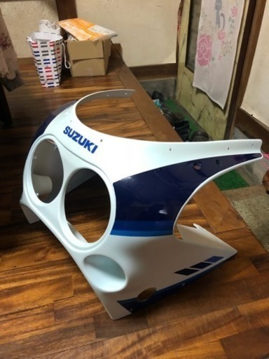 SUZUKI GSX1100R カウル