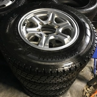ハイエースのスタッドレスホイル付きタイヤ