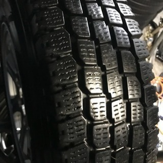 ハイエースのスタッドレスホイル付きタイヤ