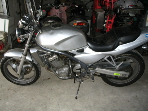 カスタム完了　kawasaki バリオスⅠ　９４年式（zr250A-056***)　鍵・書類あり