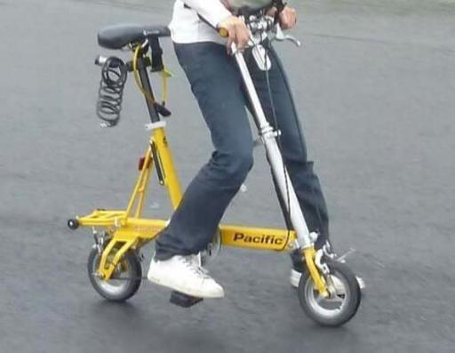 A4サイズ折り畳み自転車」PACIFIC CARRYME イエロー A4サイズ折り畳み自転車」PACIFIC CARRYME イエロー