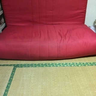 赤いソファベッド