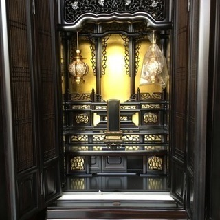 展示品仏壇一度見に来てください。残りわすかです。