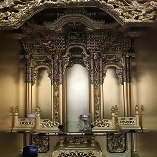 展示品仏壇一度見に来てください。残りわすかです。