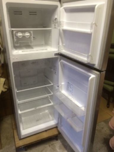 2016年製　2ドア冷凍冷蔵庫　227L　ハイセンス