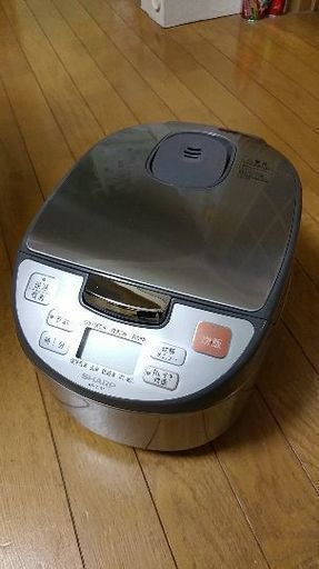 シャープ　5.5合炊き炊飯器