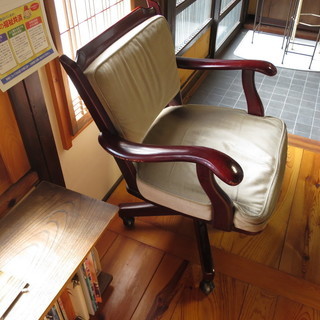 木製カリモク事務椅子