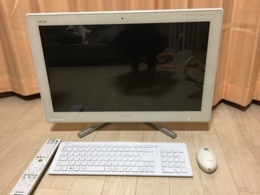 白いシンプルなパソコン！