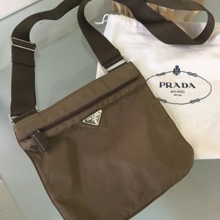 PRADA・LOUIS VUITTON どちらも2,500円