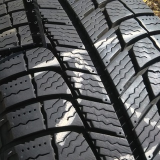 【値下】スタッドレスタイヤ ホイール付 4本セット ミシュラン 2016年製 195/65/R15 30系プリウスで使用