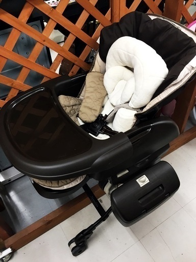 中古　Combi コンビ ホワイトレーベル ネムリラ AUTO SWING おやすみダッコプラス エッグショック CWL ネムリラ AT ベビーラック