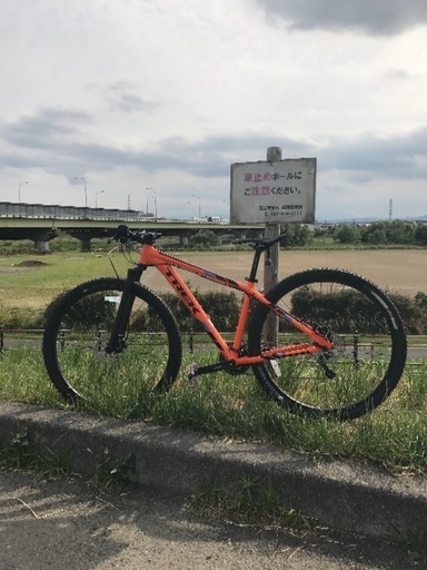 爆安☆総額１２万オーバー！２９er☆室内保管！新車同様☆カスタム車両☆３回近所走行のみ カーボンフォーク ２０１６ ＴＲＥＫ  トレック  マリーン６