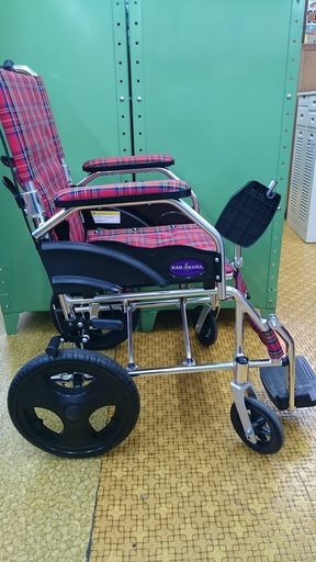☆高く買取るゾウ 八幡西店☆【直接引取限定】KADOKURA 介護用車椅子  