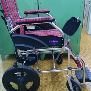 ☆高く買取るゾウ　八幡西店☆【直接引取限定】KADOKURA　介護用車椅子　折りたたみ式の美品です！