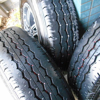 PIAAホイール付きタイヤ4本セット 195/80R 15　ブリジストンEcopia ハイエース200系にも　ナット付き