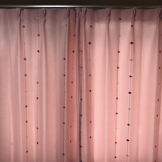 ☆可愛いピンクのカーテン・レースカーテン付き☆