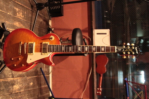 弦楽器、ギター Epiphone les Paul ULTRA