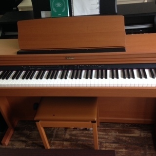 ローランド　電子ピアノ　2007年製　HP203C