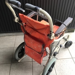 美品】あい&ゆうき 歩行補助兼用車椅子12インチAY12-35