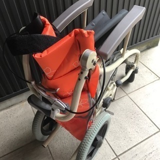 【美品】あい&ゆうき 歩行補助兼用車椅子12インチAY12-35