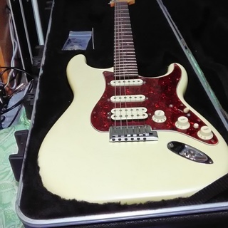 fender usa stratocaster american deluxe 2011年製　ハードケース付属