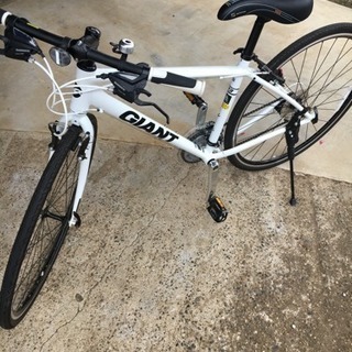 白 クロスバイク giant escape R3GIANT ESCAPE R3 700C アルミ 24速