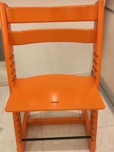 STOKKEの子供用椅子