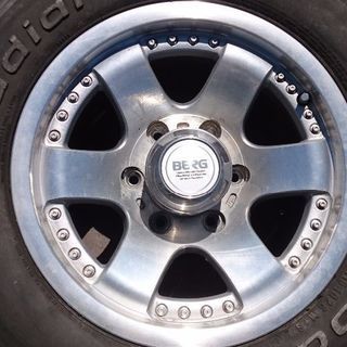 希少、６穴  四駆 キャンピングカー 8jjホイール