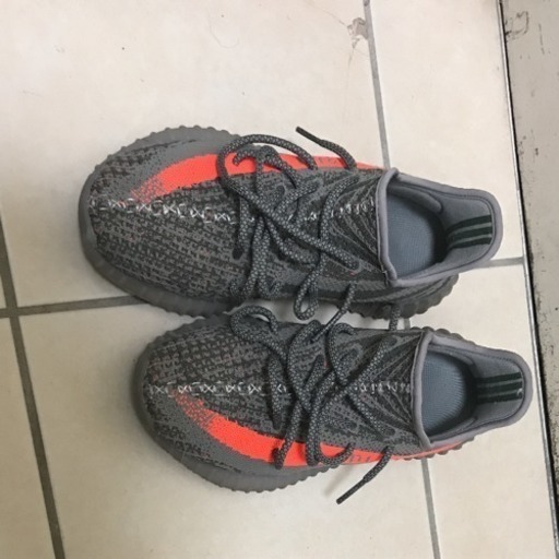 YEEZYBOOST350V2 ベルーガ