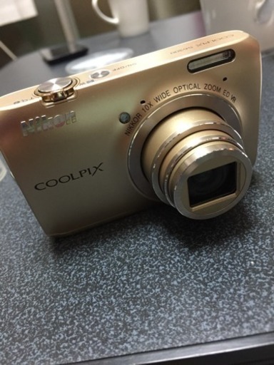 【お話中】デジカメ★Nikon COOLPIX★ゴールド