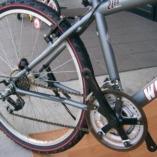 26インチマウンテンバイク21段変速付きフロントサスペンション付き新古車　点検整備済み　防犯登録サービス！